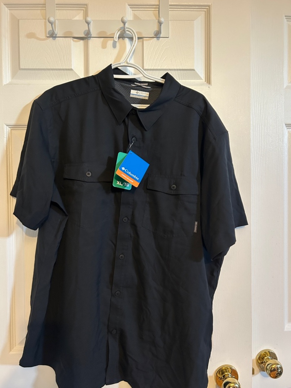 Columbia Men’s Black Short-Sleeve Button-Down Shirt